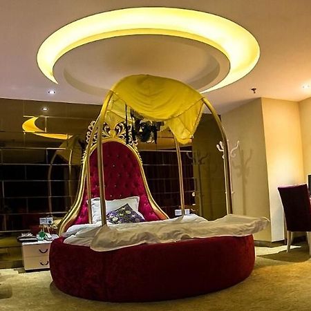 Chongqing Xinhao Theme Hotel Exterior photo