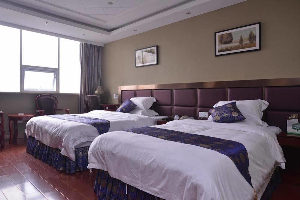 Chongqing Xinhao Theme Hotel Exterior photo