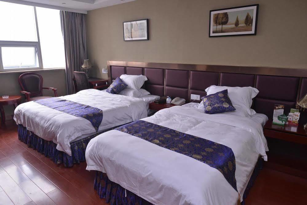 Chongqing Xinhao Theme Hotel Exterior photo