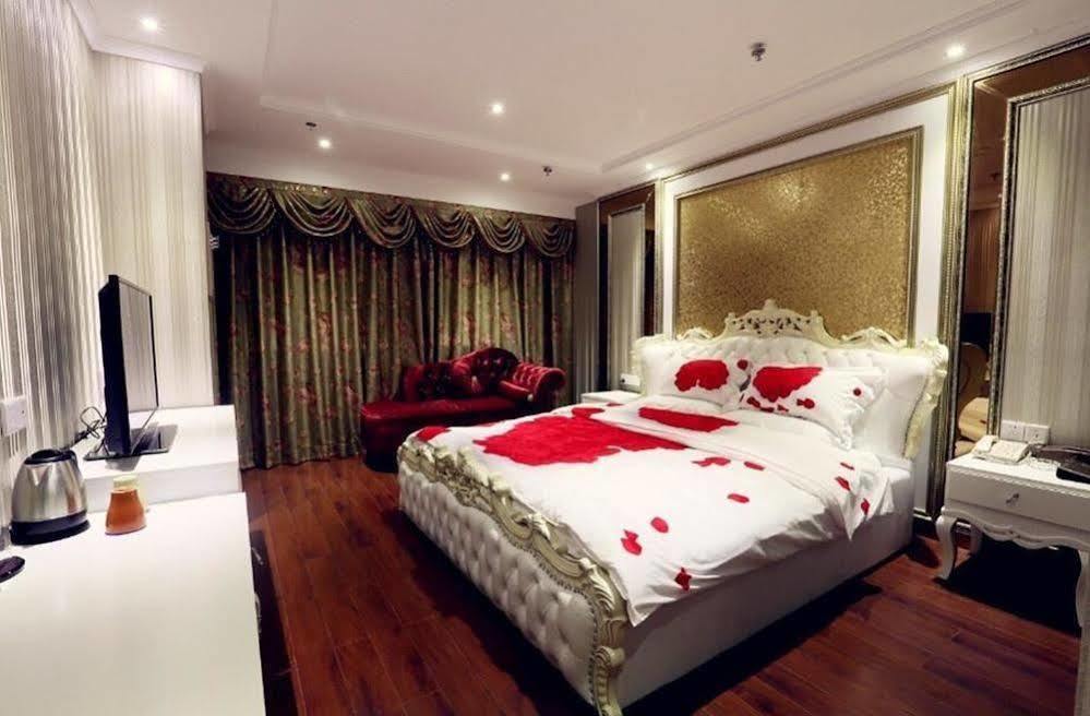 Chongqing Xinhao Theme Hotel Exterior photo